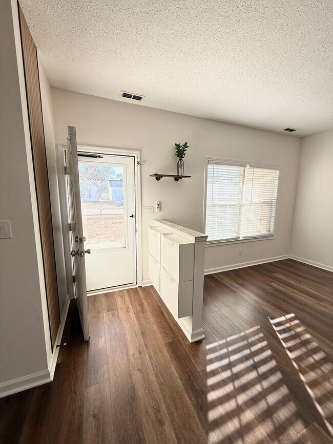 Photo - 3840 Goforth Dr