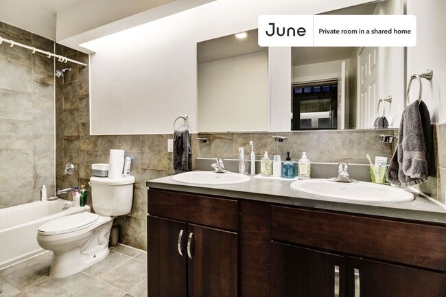 Photo - Room in Shared 5 bed/2 bath home Unidad 1B