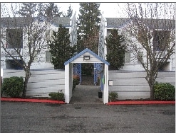 Raleigh Court Apartments