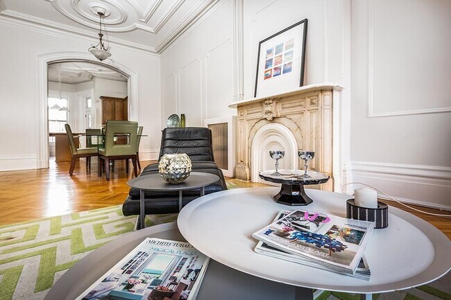 Photo - 325 Montgomery St