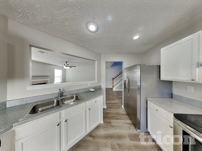 Photo - 988 Winding Down Way