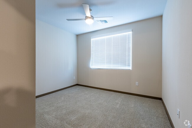2BR,2 BA - 915SF - Second Bedroom