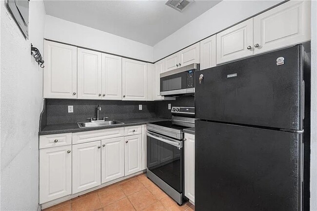 187 Seaver Ave