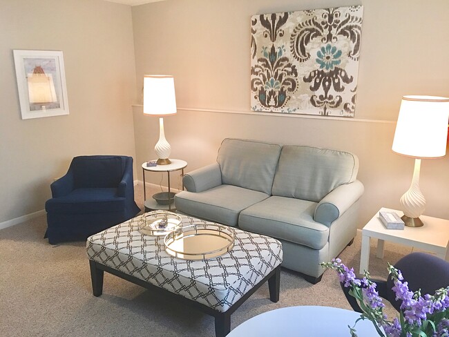 Photo - Lee Crest Apartments