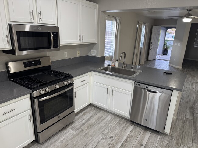 Photo - 10597 Foggy Glen Ave