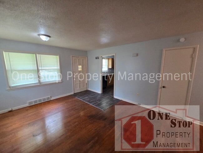 Photo - Beautiful 2 Bedroom 1 Bathroom in Lee Summit!