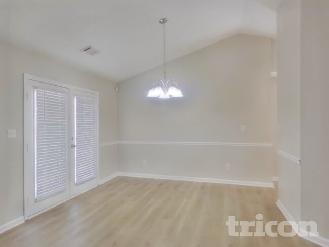 Photo - 104 Kimbell Farm Dr
