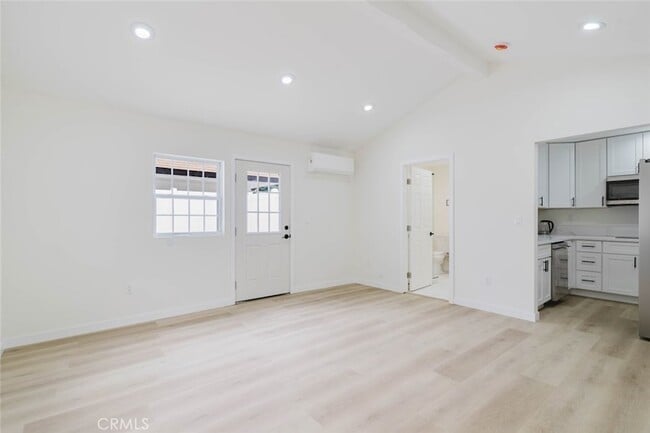 Photo - 19314 Valerio St