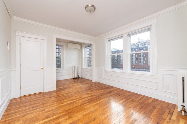 Building Photo - 21 Worthington St