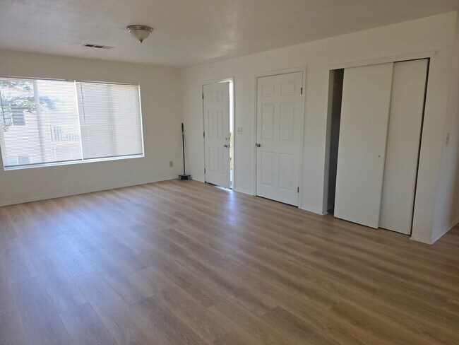 Photo - 1033 Pacific Ave Unidad #4
