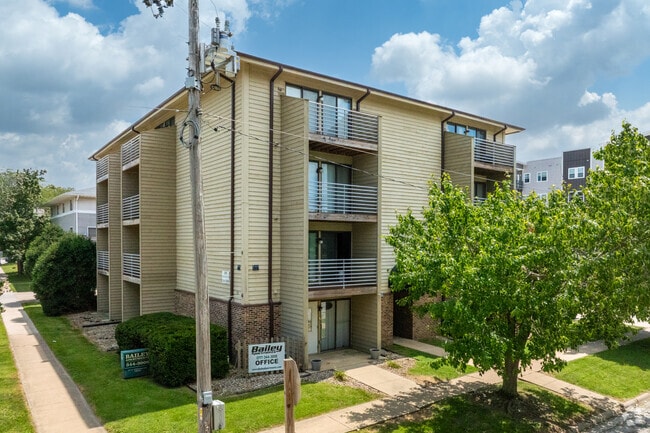 Primary - Bailey Student Apartments Available 2026!