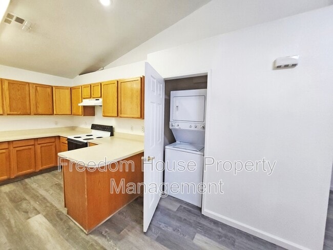 Photo - 2321 E Calvada Blvd Unidad #6 NO DOGS