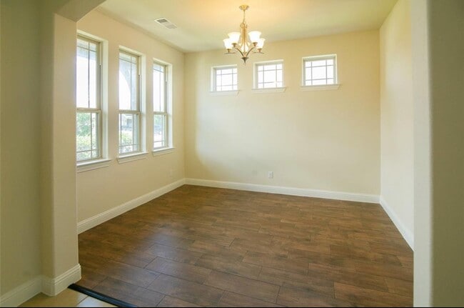 Photo - 1327 Graham Trace Ln