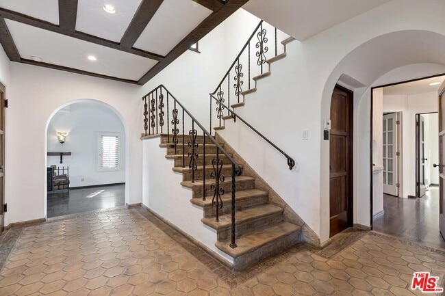 Photo - 1304 San Vicente Blvd