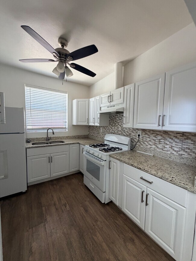 Photo - 2221 Bassett Ave