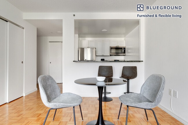 Photo - 520 W 48th St Unidad FL6-ID2074