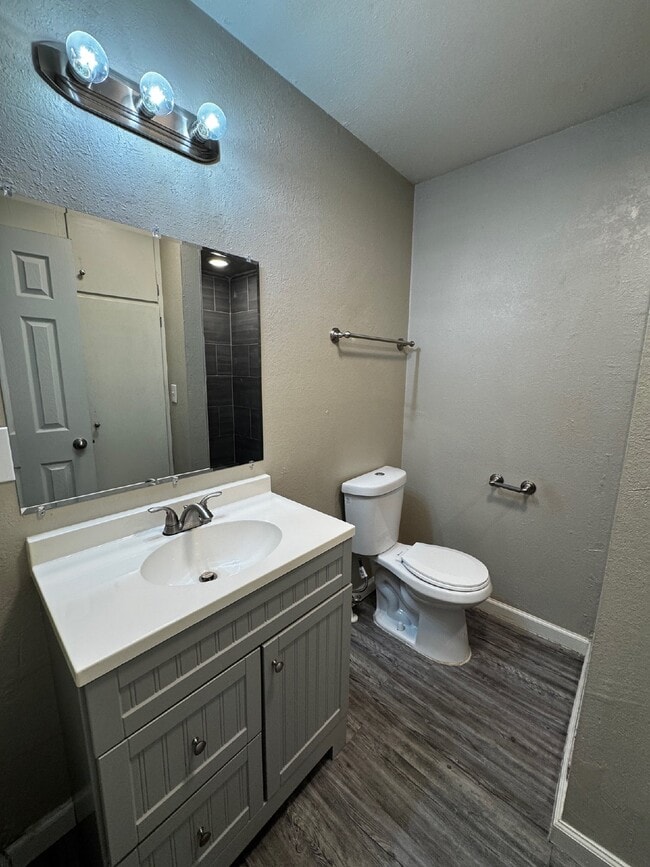 Photo - "Charming 1-Bed Retreat: Cozy 500 Sq Ft Haven in Edmond near UCO!" Unidad #3