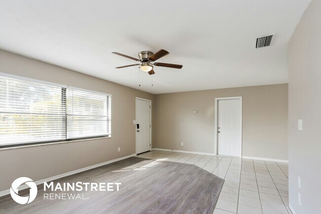 Photo - 5700 6th Way S