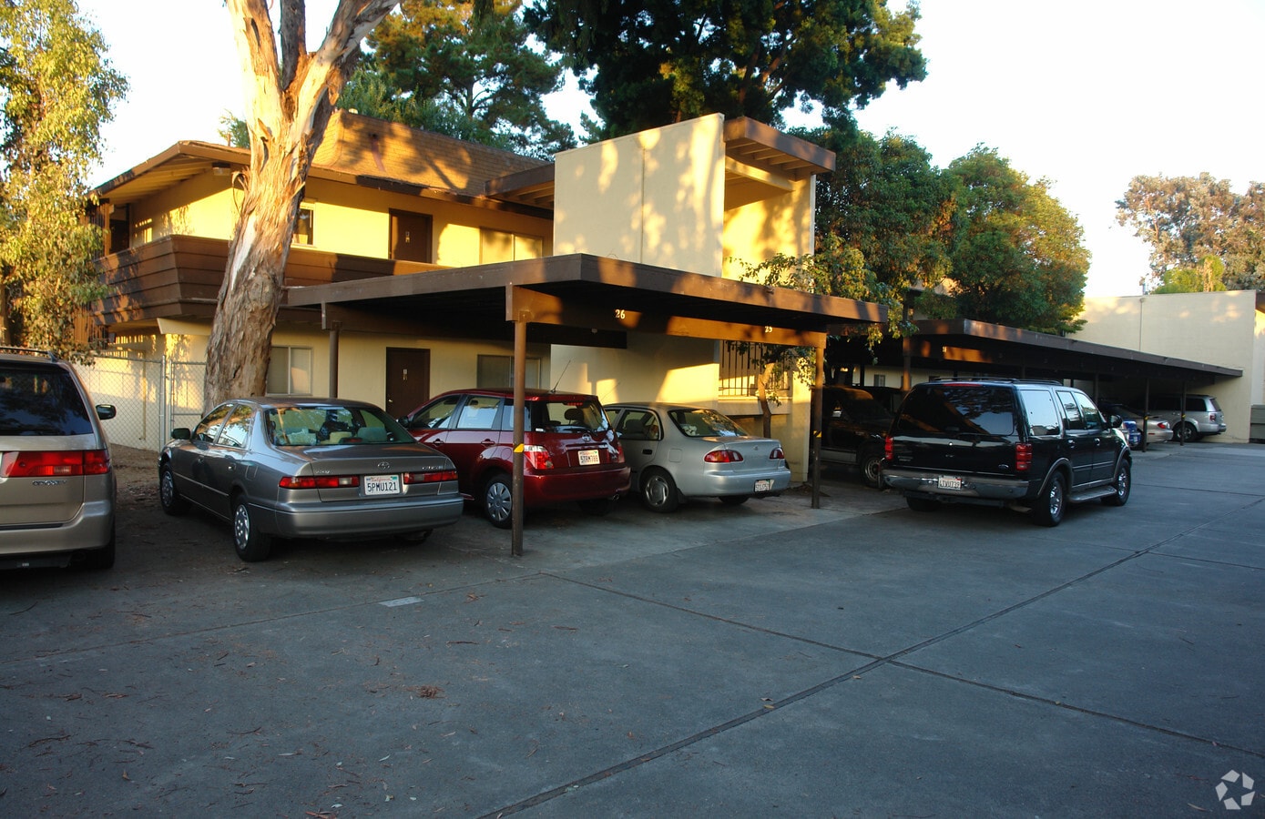 Photo - Kona Apartments
