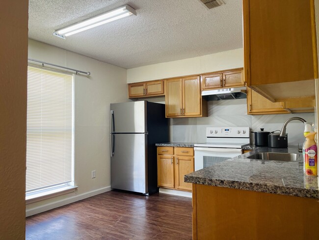 Photo - 3400 Pleasant Valley Ln