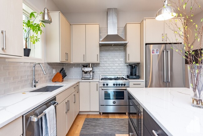 Photo - 3049 N Clybourn Ave Unit #1