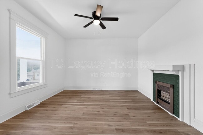 Photo - 1527 Farland Ave