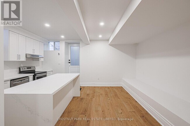 Photo - 253 Pape Ave