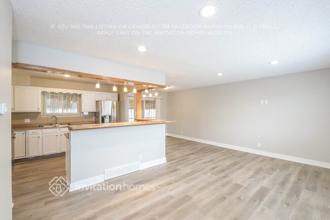 Photo - 13030 E 47th Ave