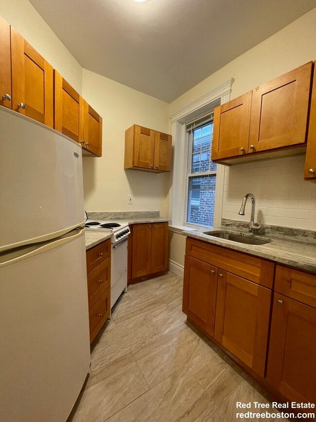 Building Photo - 27 Park Dr Unit 21