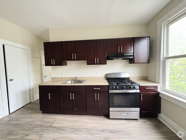 Building Photo - 53 Fabyan Pl Unit 3R Rental