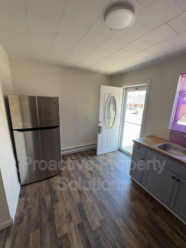Photo - 221 Dunmore St Unit B