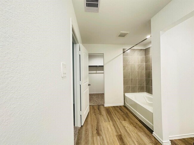 Photo - 12342 lariat Run Dr