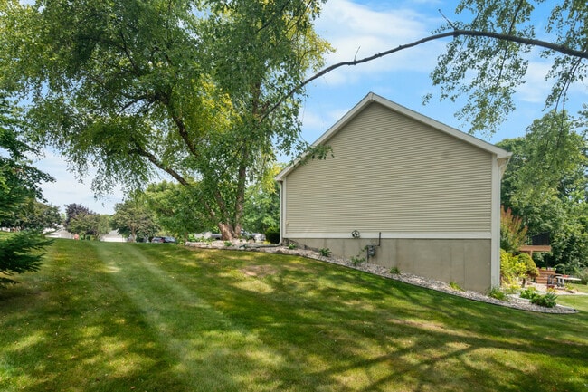 Photo - 1511 Fall Creek Ln
