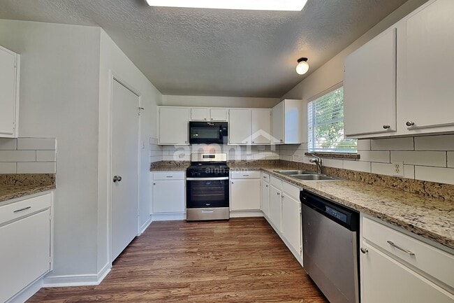 Photo - 5349 Yale Dr