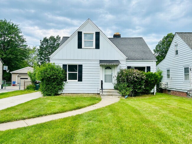 Photo - 1844 E 300th St House