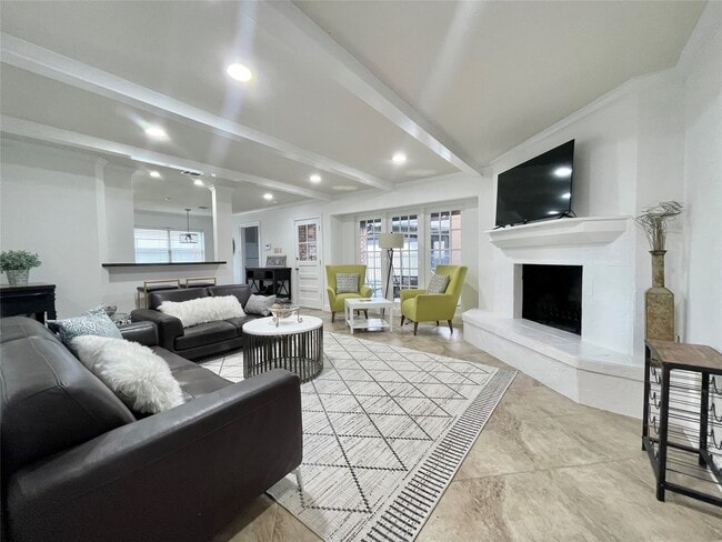 Building Photo - 6210 Queensloch Dr