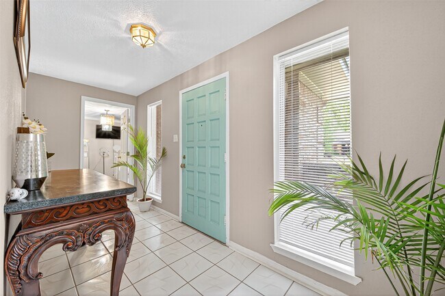 Photo - 25314 Lynbriar Ln