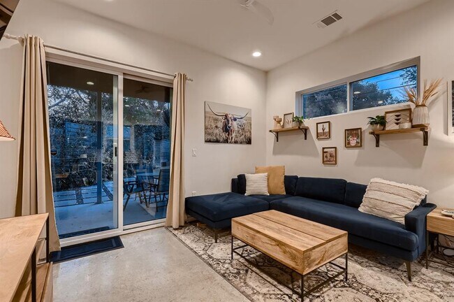 Photo - 2601 Francisco St