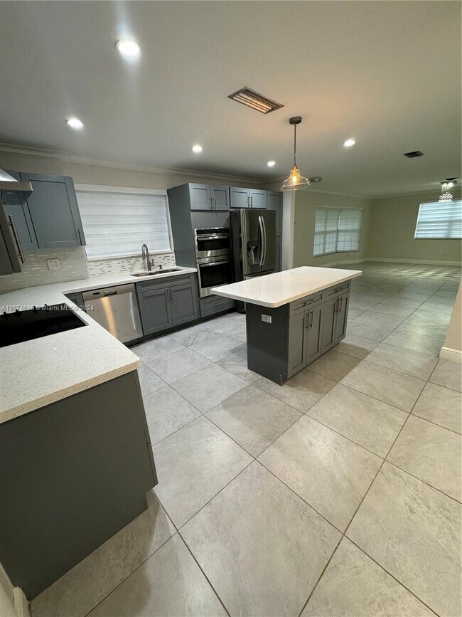 Photo - 110 SW 65th Way