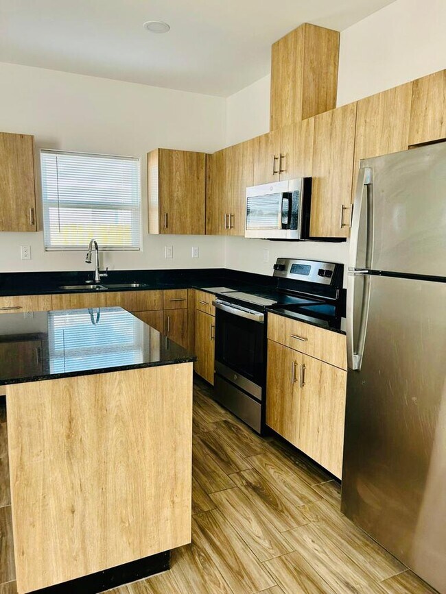 4907 Crown Point St Unit 2