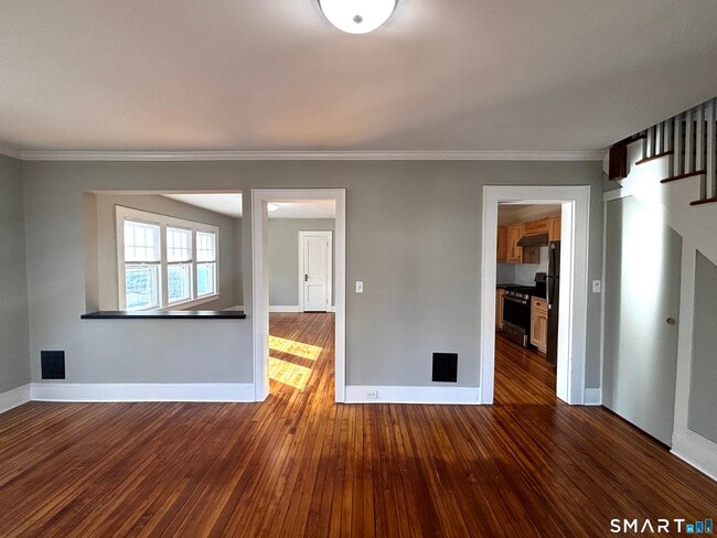 Photo - 371 Grovers Ave