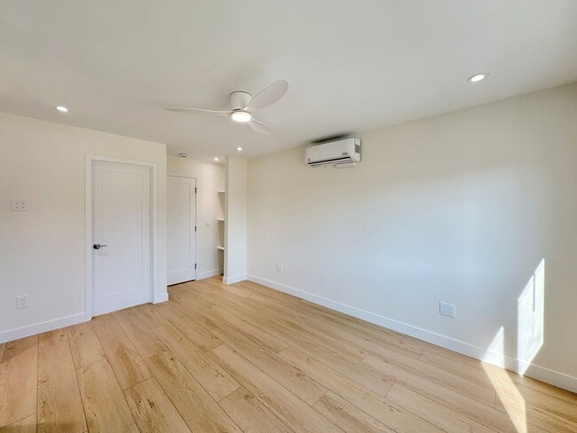 Photo - Beautiful 2BD/2BA Fully Remodeled w/ Reserved Parking & AC in Mission Beach!