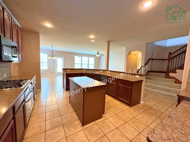 Photo - Elegant and Spacious 5-Bedroom Home for Lease in Fort Worth