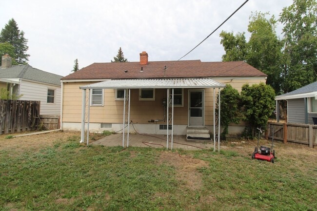 Photo - 924 E 39th Ave