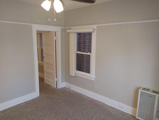 135 W 5th St Unit A