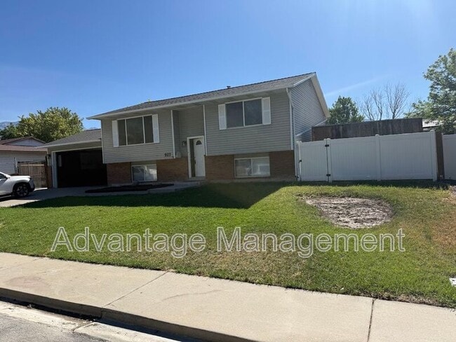 Building Photo - 927 S 1635 W St
