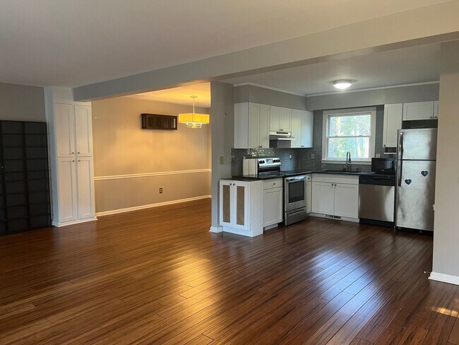 Photo - 5912 Pine Tree Ct