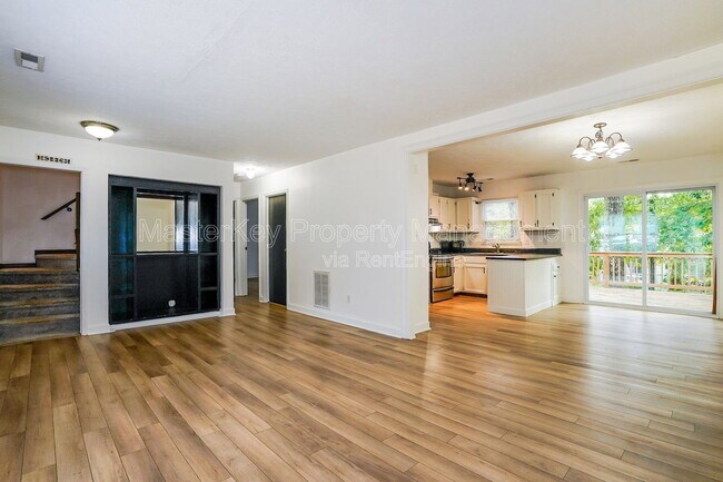 Photo - 8912 Taymouth Ct