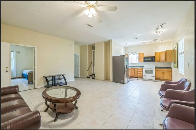 Photo - 3908 37th St E