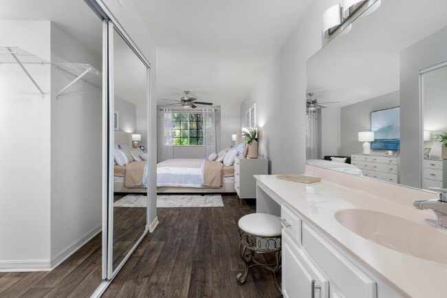 Manatee Bay Apartments
